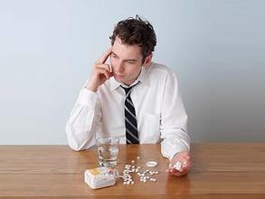 治療陽(yáng)痿用什么藥，萬(wàn)艾可的副作用，萬(wàn)艾可服用注意事項(xiàng)，萬(wàn)艾可的不良反應(yīng)，萬(wàn)艾可治療什么病