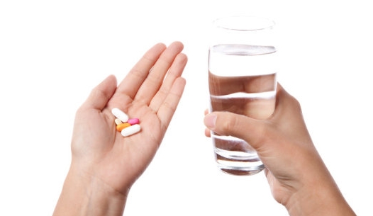 硫酸氨基葡萄糖作用，白領易患骨關節炎有哪些原因