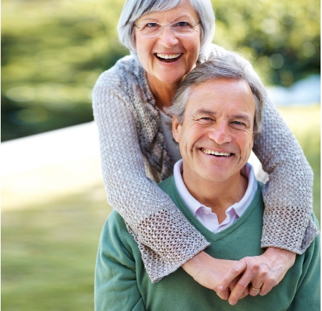 治骨關節炎吃什么藥，伊索佳硫酸氨基葡萄糖膠囊