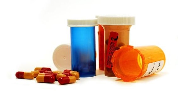 股骨頭壞死怎么治療，通絡(luò)生骨膠囊怎么服用