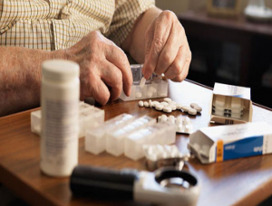 通絡(luò)生骨膠囊藥物有效服用方法，股骨頭壞死怎么治療