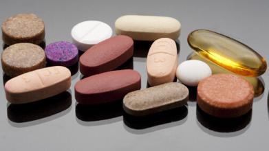 通絡生骨膠囊怎么服用，通絡生骨膠囊每天吃多少