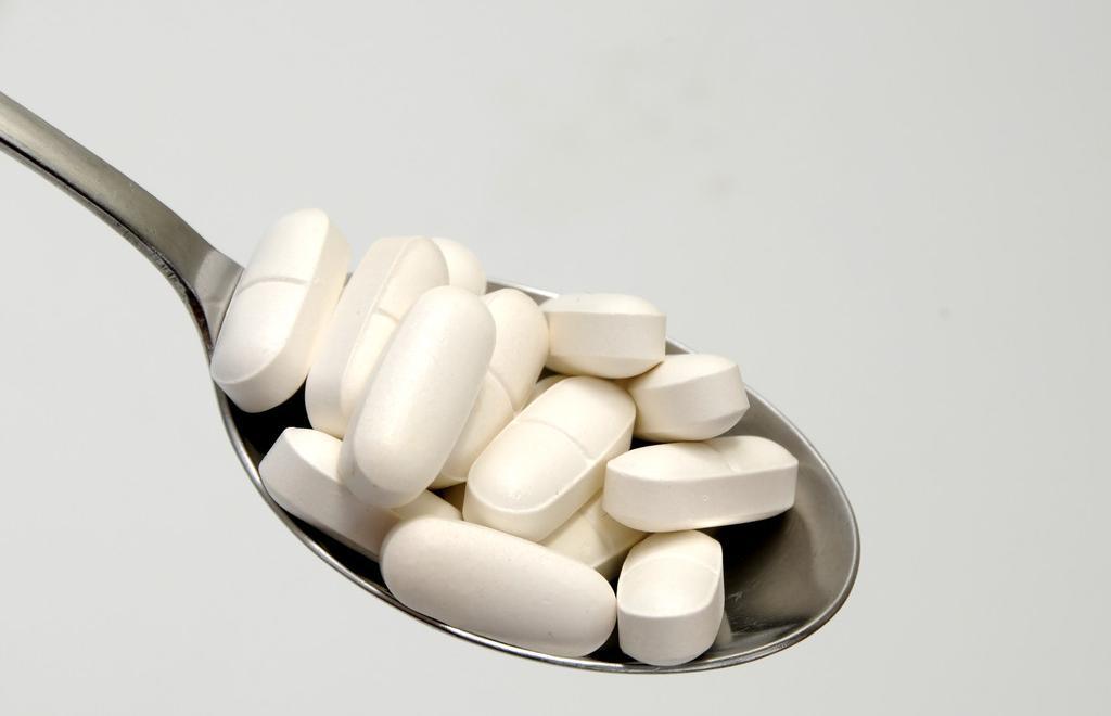 股骨頭壞死可以用通絡生骨膠囊嗎，通絡生骨膠囊怎么服用