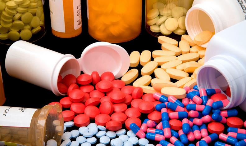 腰椎間盤突出的表現，好及施膏藥貼