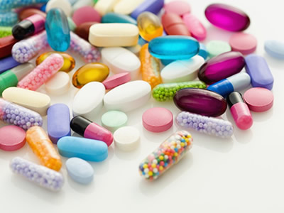 股骨頭壞死怎么治療，通絡生骨膠囊怎么服用