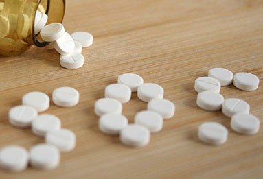 骨關節(jié)炎吃什么藥治療好，保節(jié)力硫酸氨基葡萄糖片