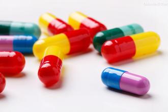 股骨頭壞死治療期間服用注意事項(xiàng)，哪些人不能用通絡(luò)生骨膠囊