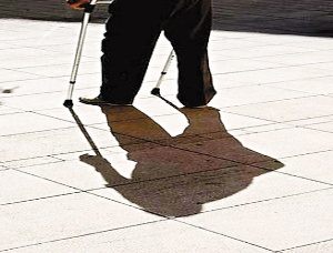 股骨頭壞死吃什么藥好，通絡生骨膠囊效果好不好